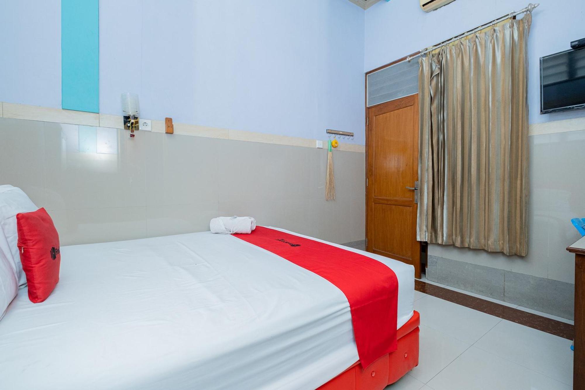 Reddoorz Syariah Near Alun-Alun Bojonegoro Hotel Exterior photo